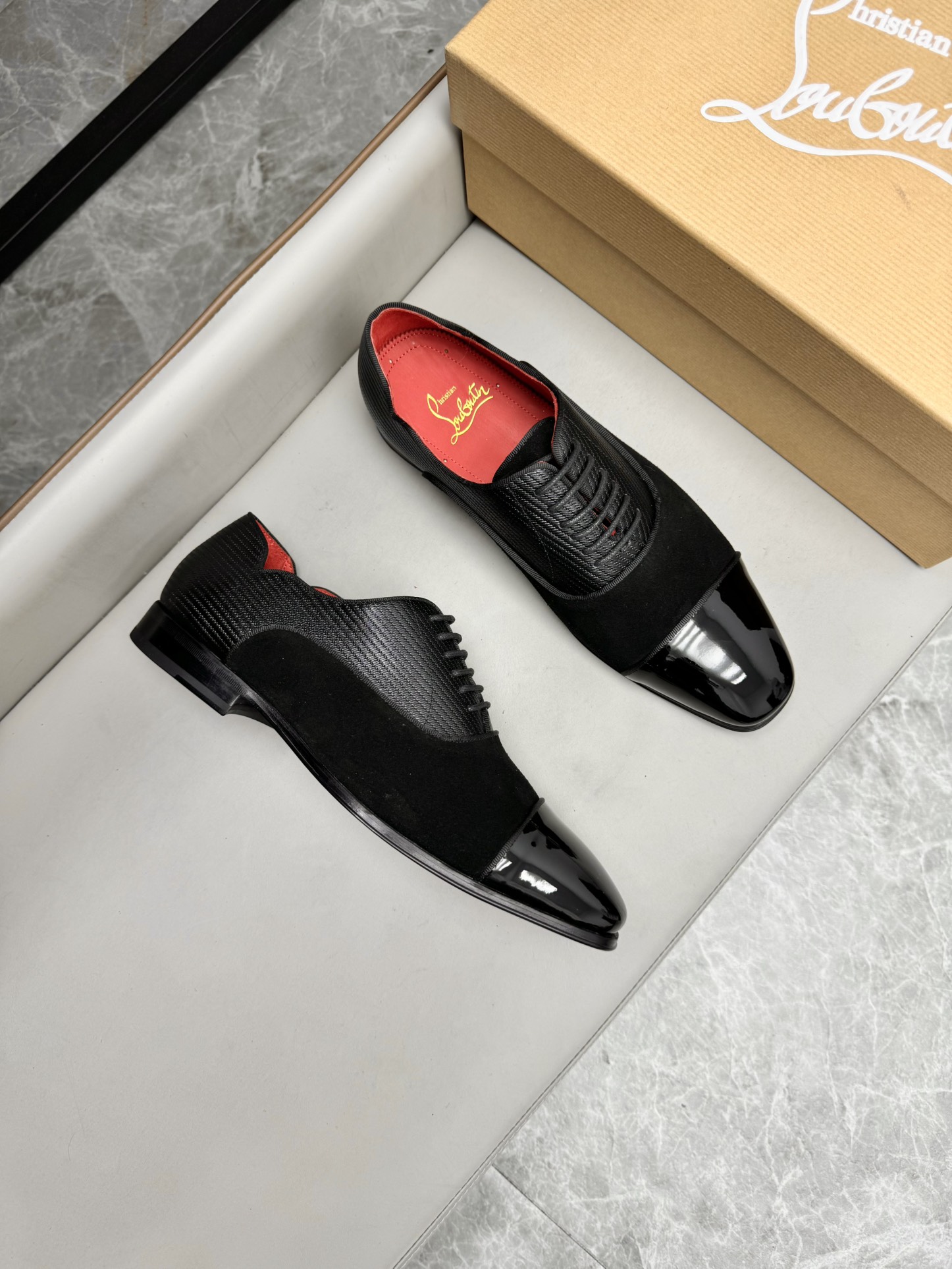 Christian Louboutin Loubi Flip 구두