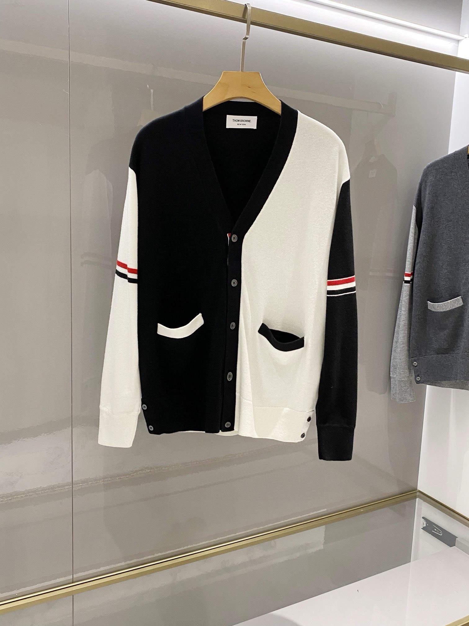 톰브라운 Thom Browne 가디건