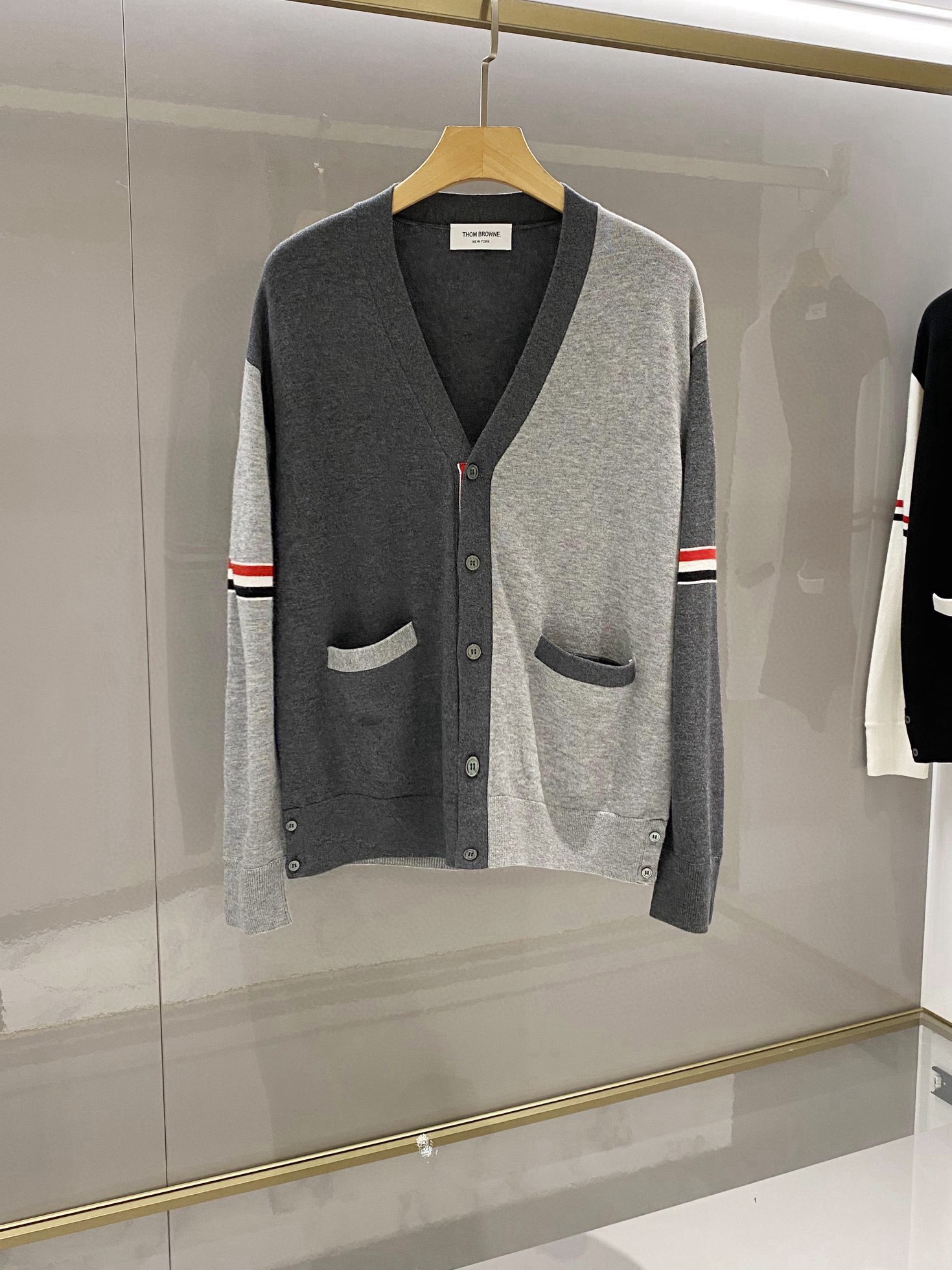 톰브라운 Thom Browne 가디건