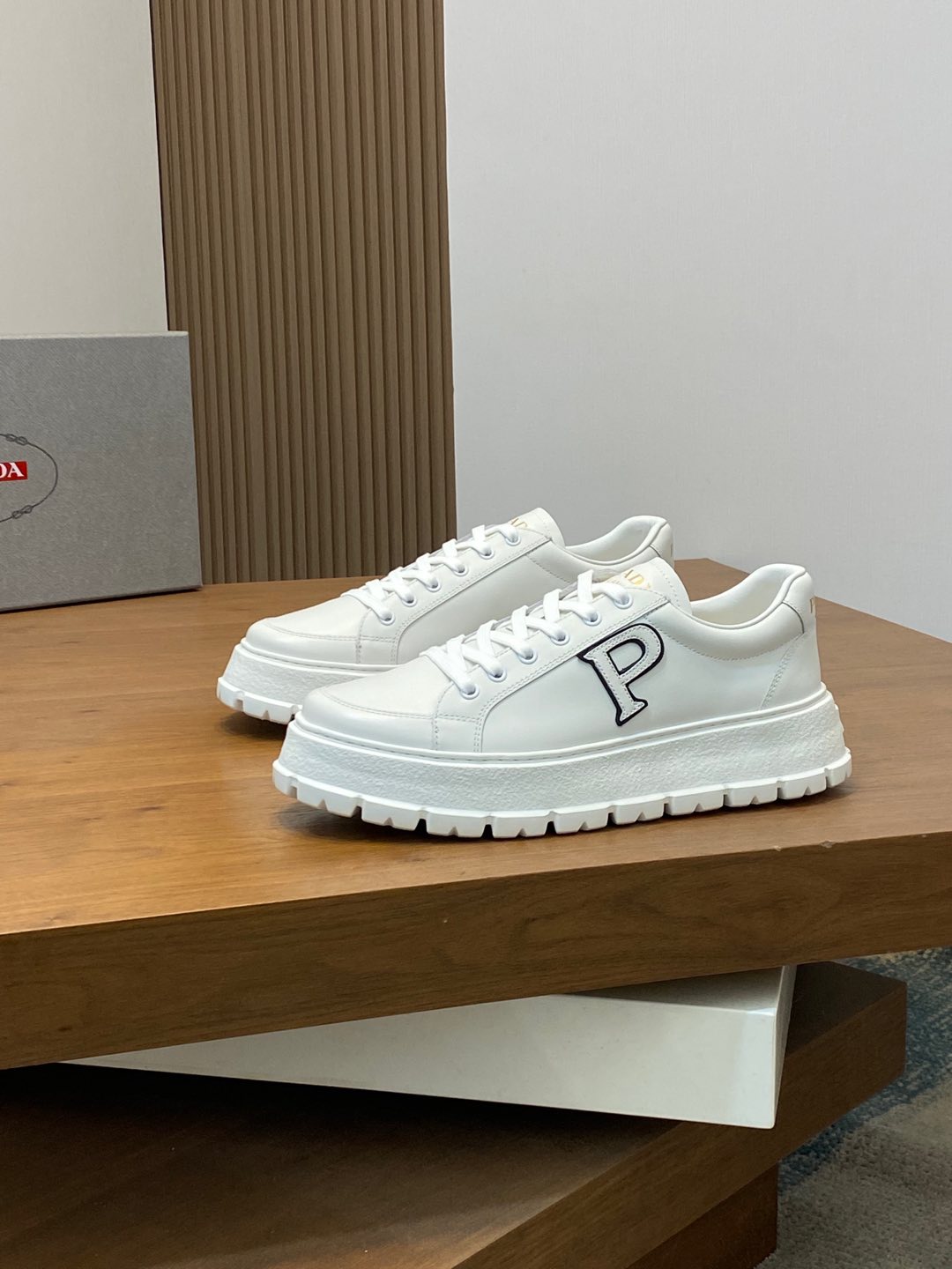 프라다 Prada 스니커즈