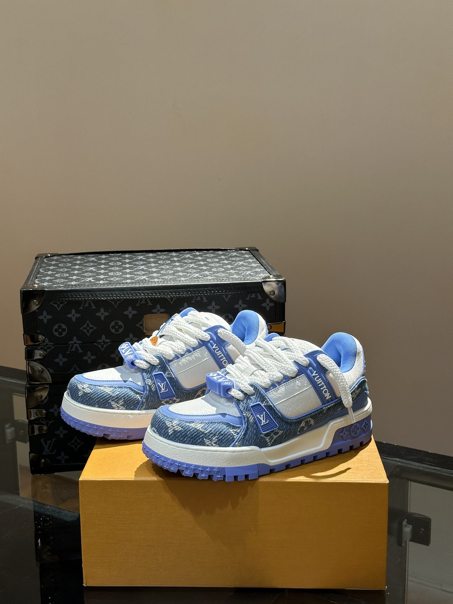 루이비통 LV TRAINER 스니커즈