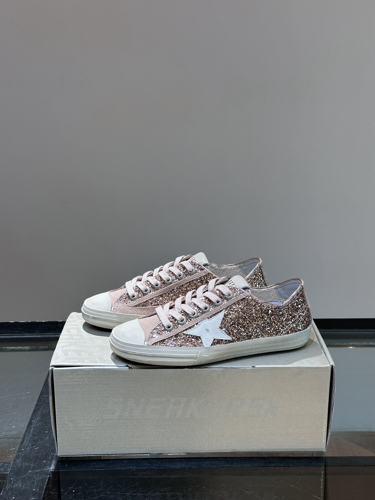 골든구스 Golden Goose 스니커즈