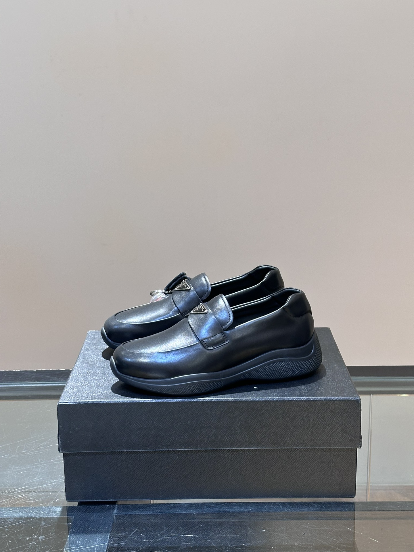 프라다 Prada 스니커즈