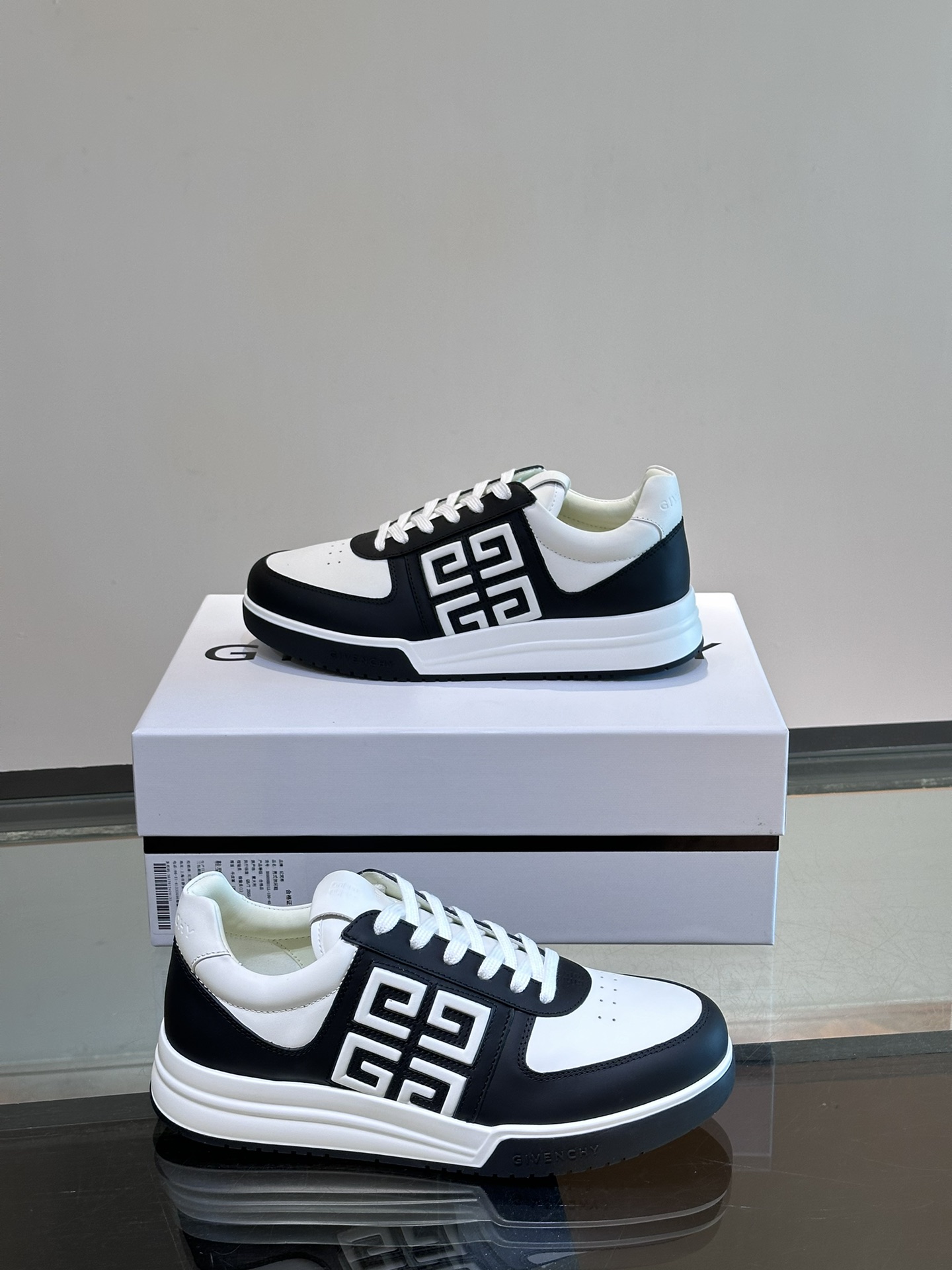 지방시 Givenchy 스니커즈