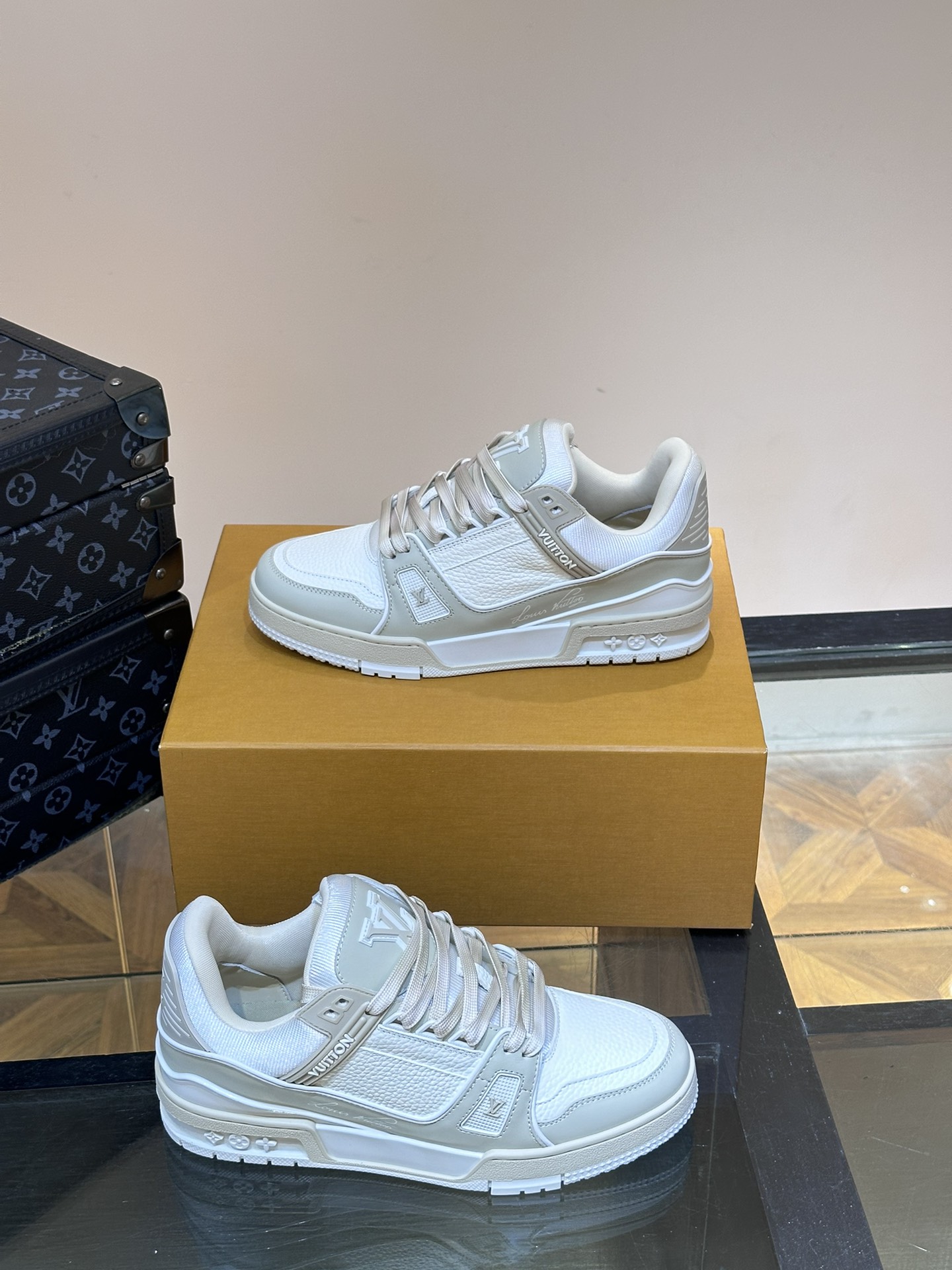 루이비통 LV TRAINER 스니커즈