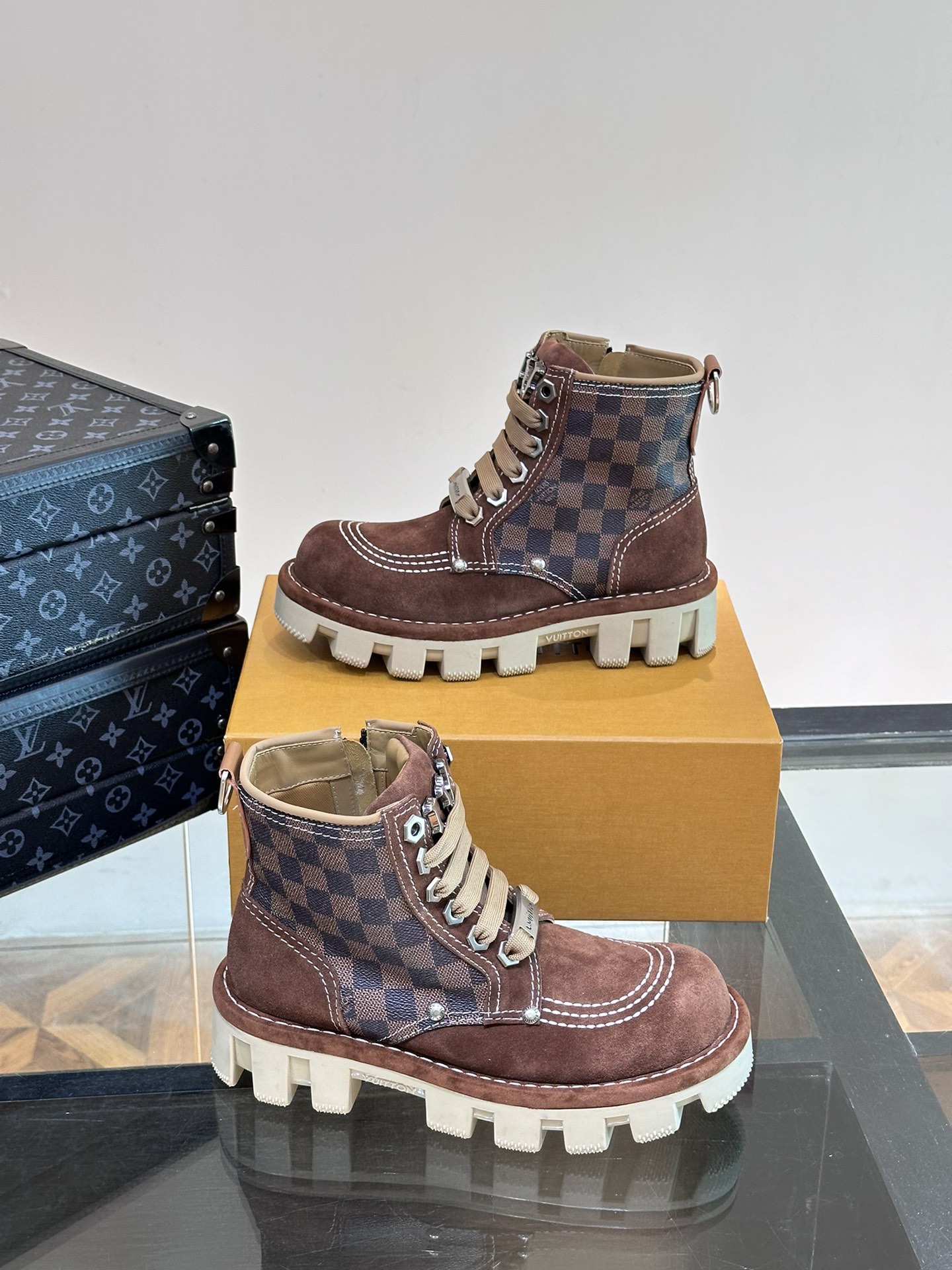 루이비통 LV Checker 부츠