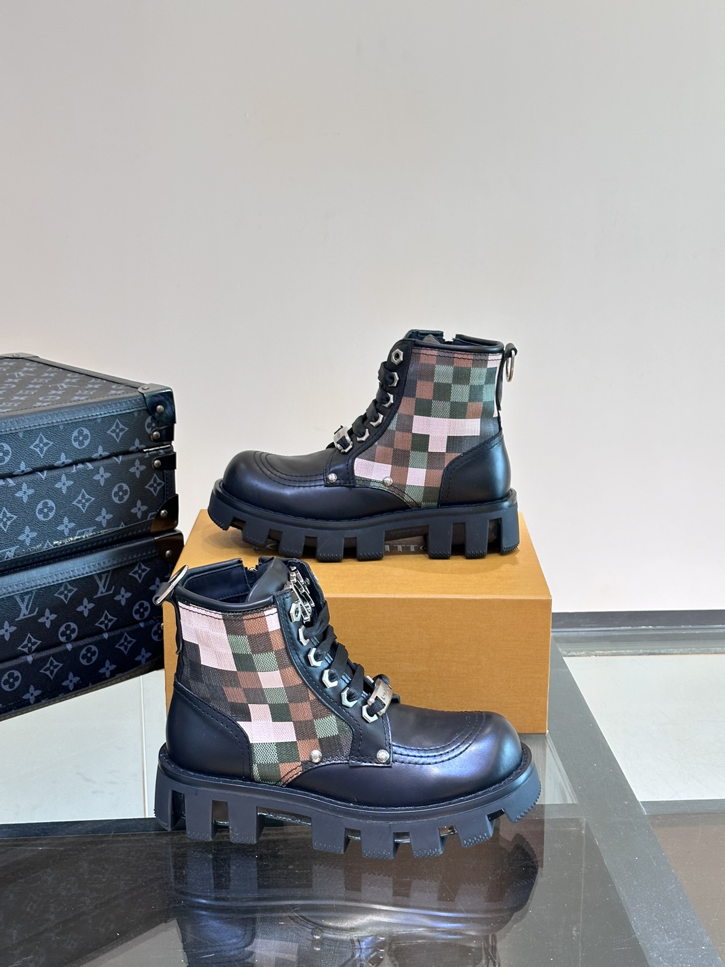 루이비통 LV Checker 부츠