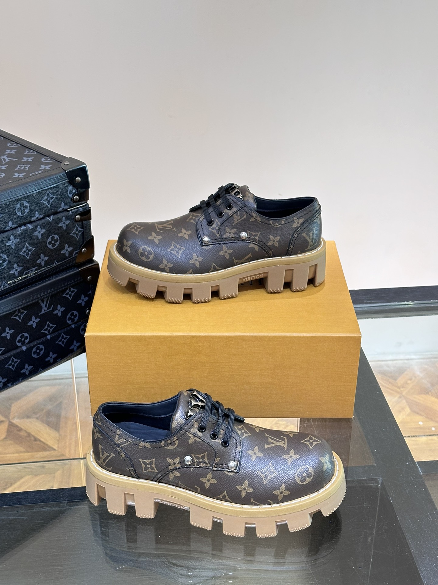 루이비통 LV Checker 더비 슈즈