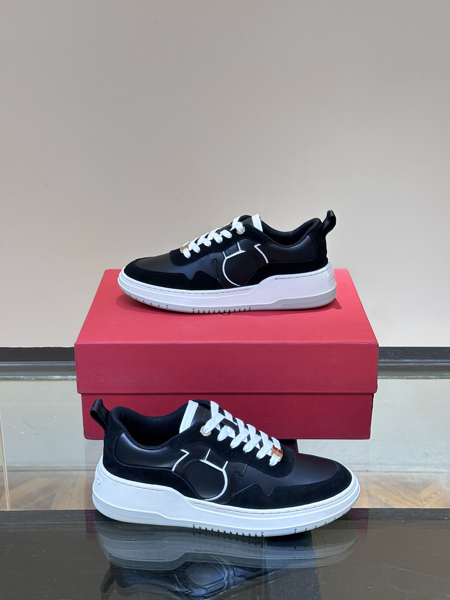 에르메스 Hermes 스니커즈