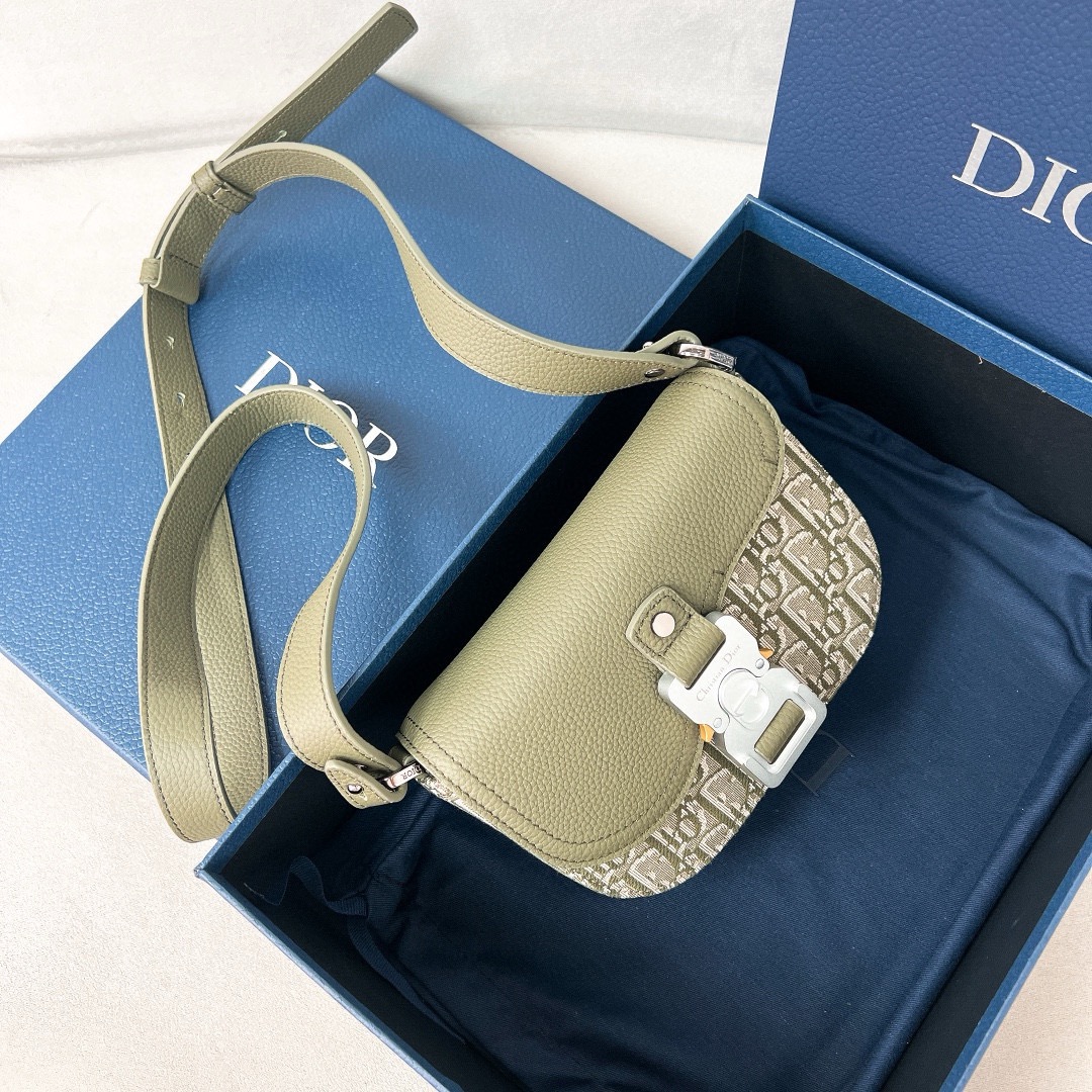 디올 Dior Mini Saddle Messenger Bag 19.5CM