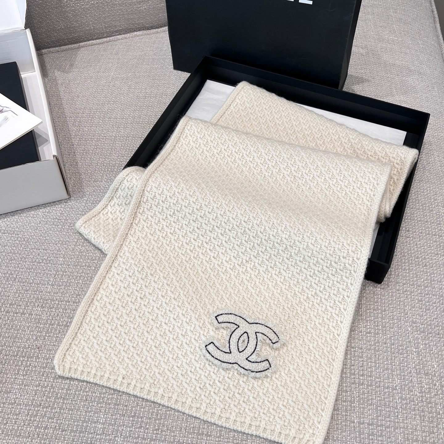 샤넬 CHANEL 스카프 200×30CM