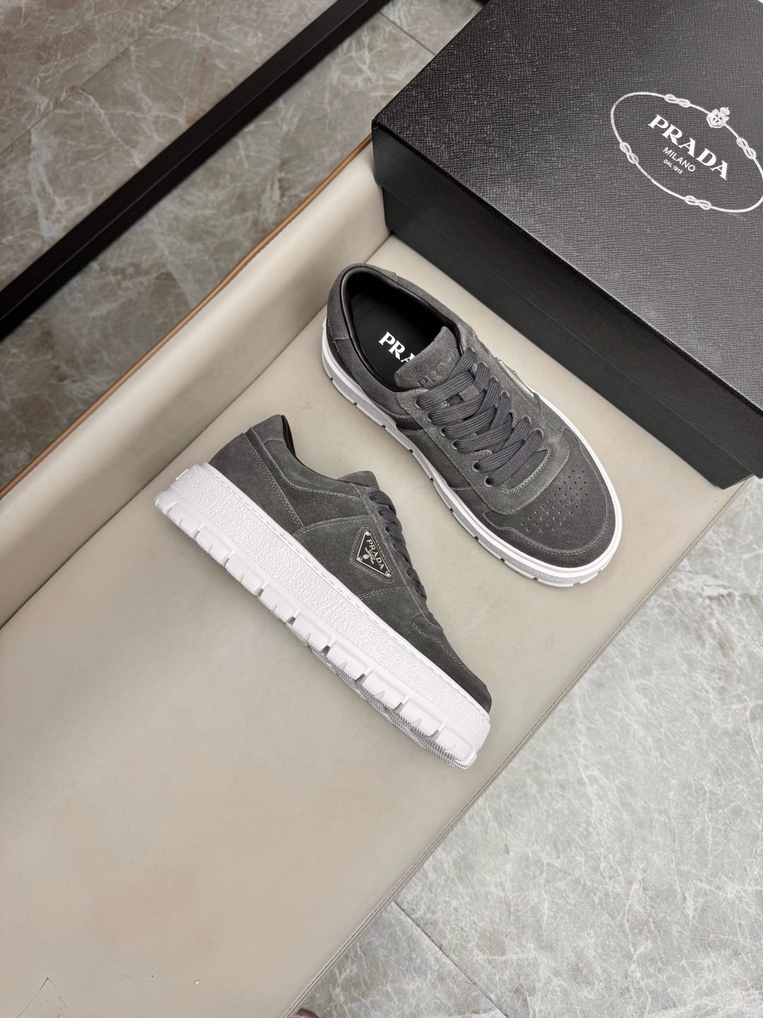 프라다 Prada 스니커즈