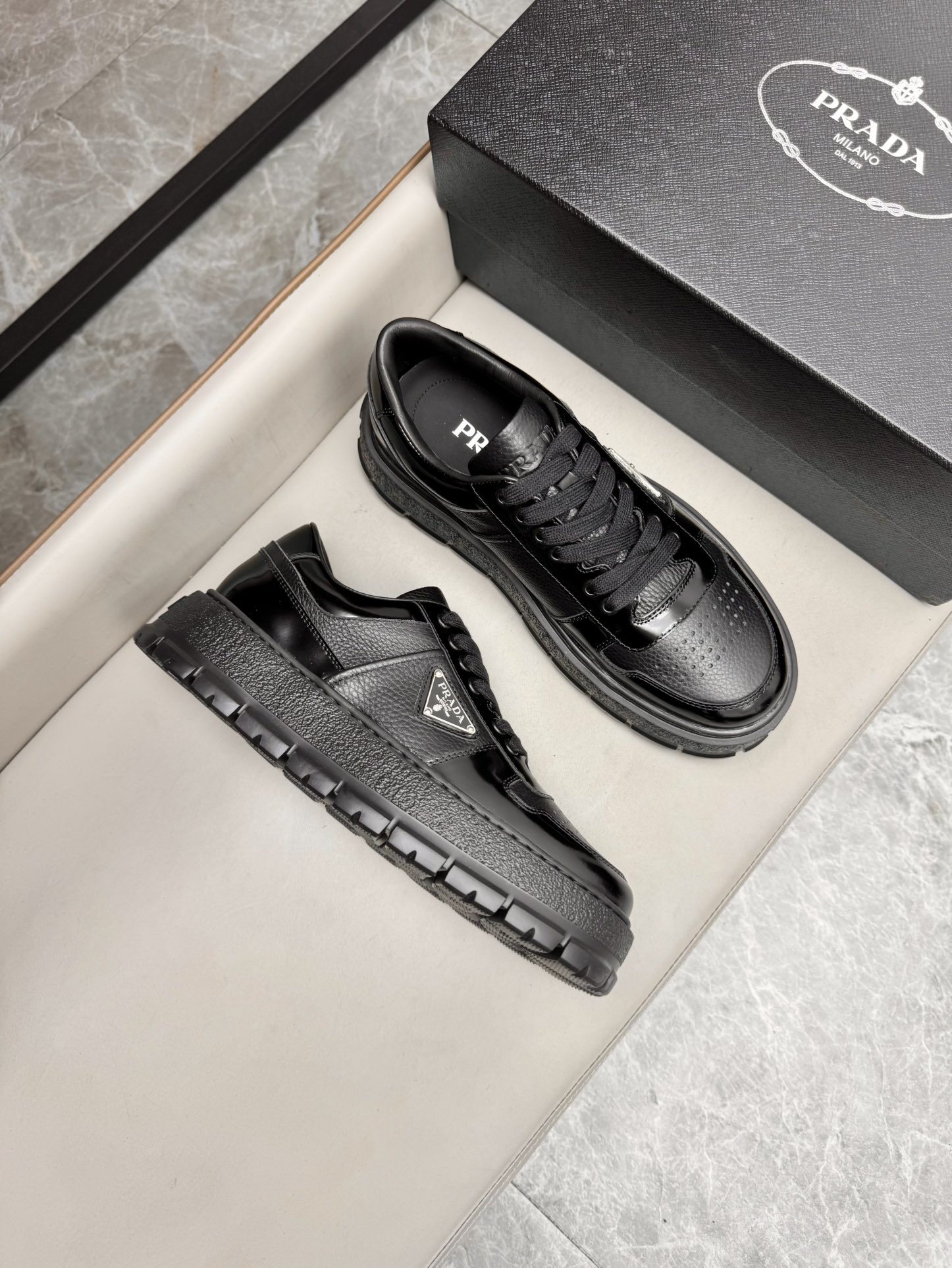 프라다 Prada 스니커즈