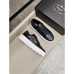 프라다 Prada 스니커즈