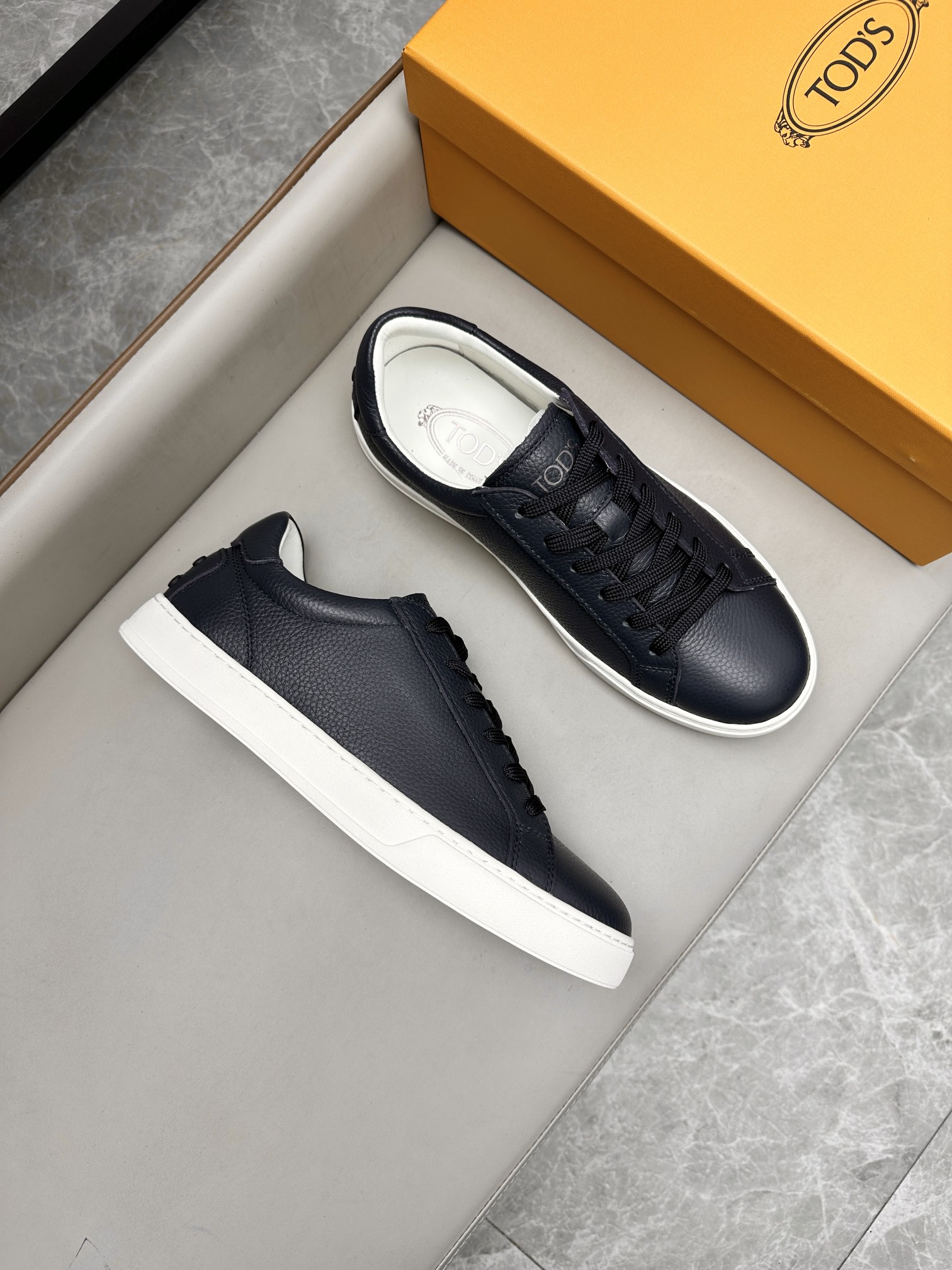 토즈 TOD'S 스니커즈