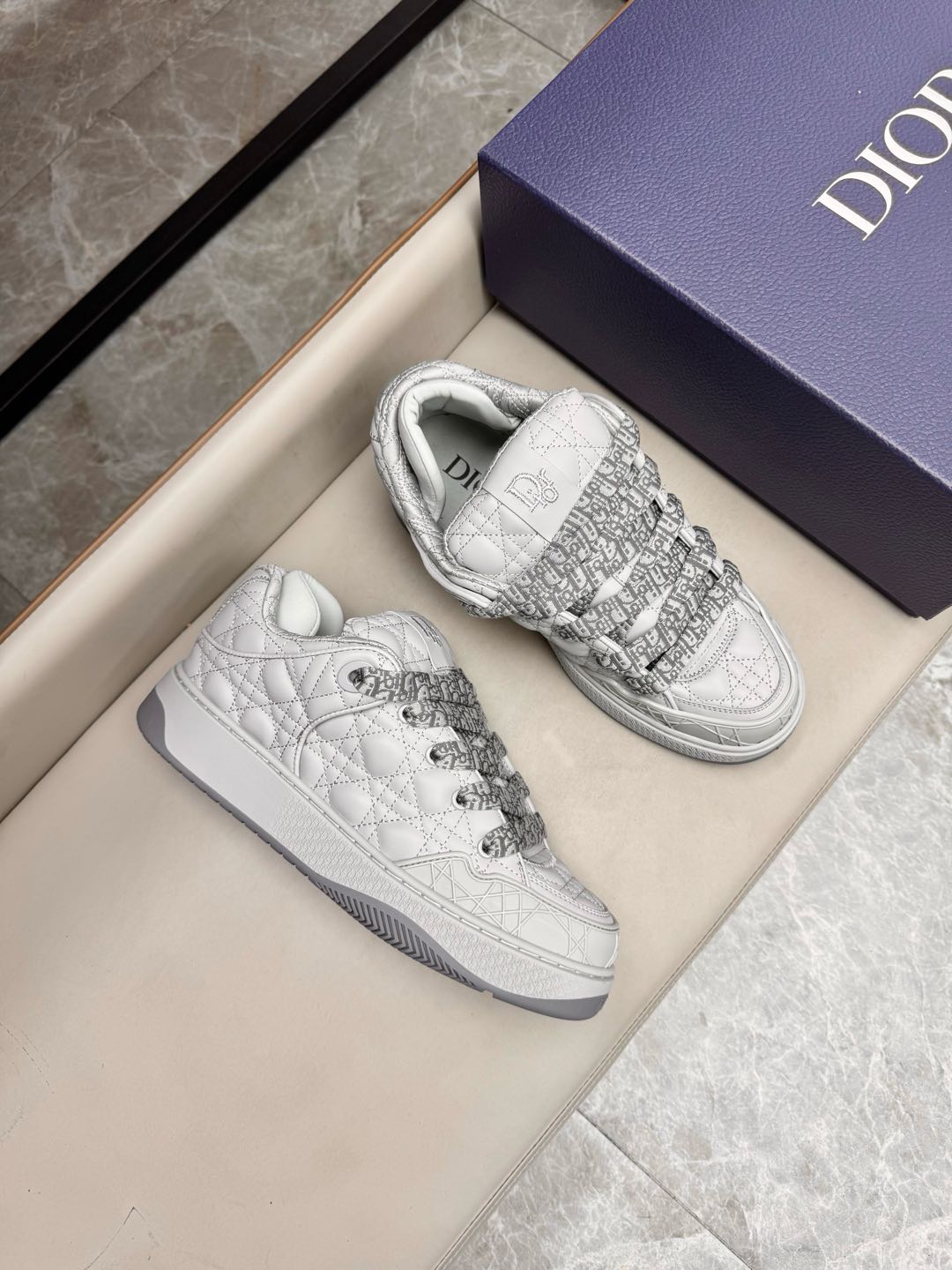 디올 Dior 스니커즈