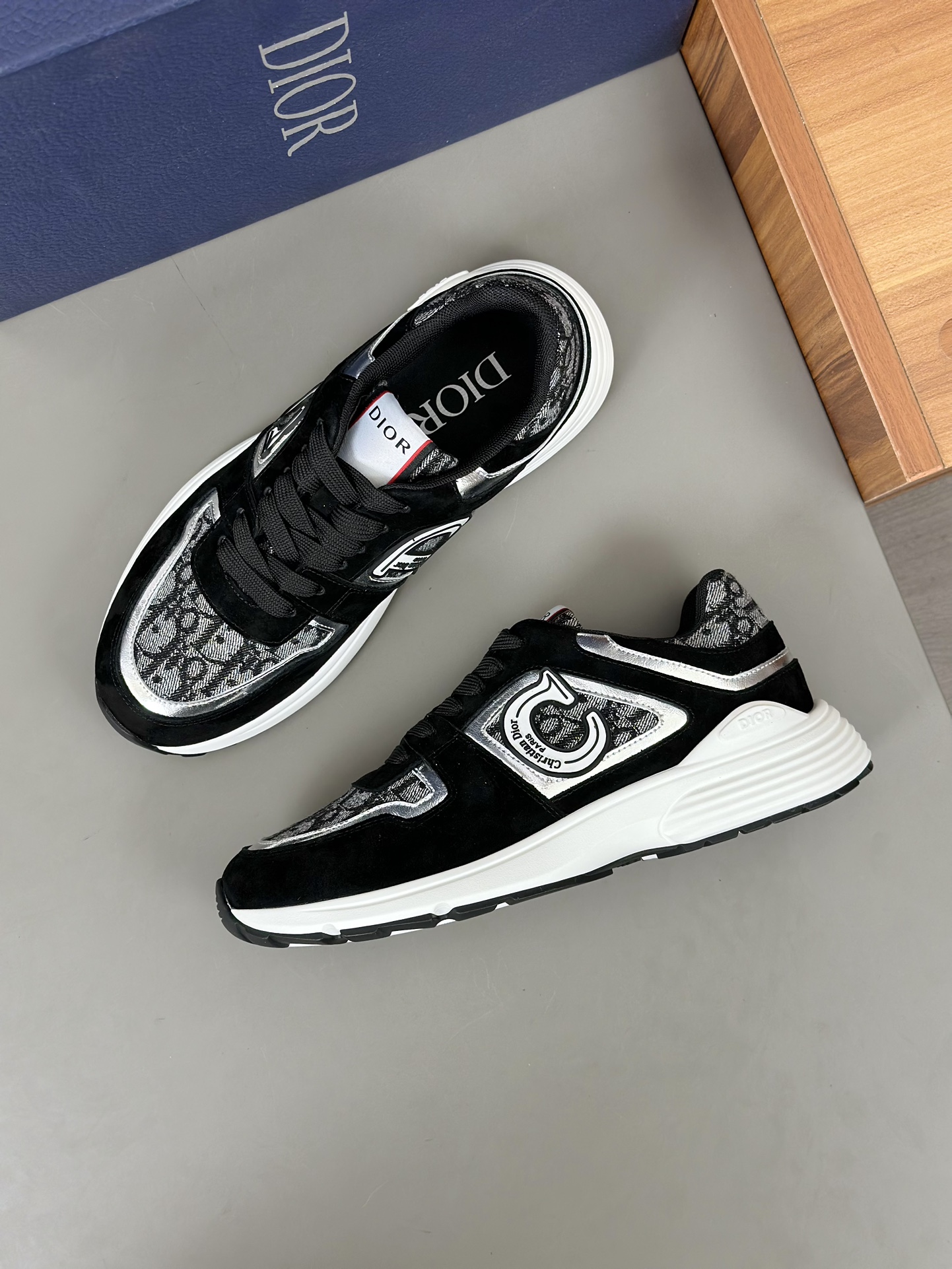 디올 Dior 스니커즈
