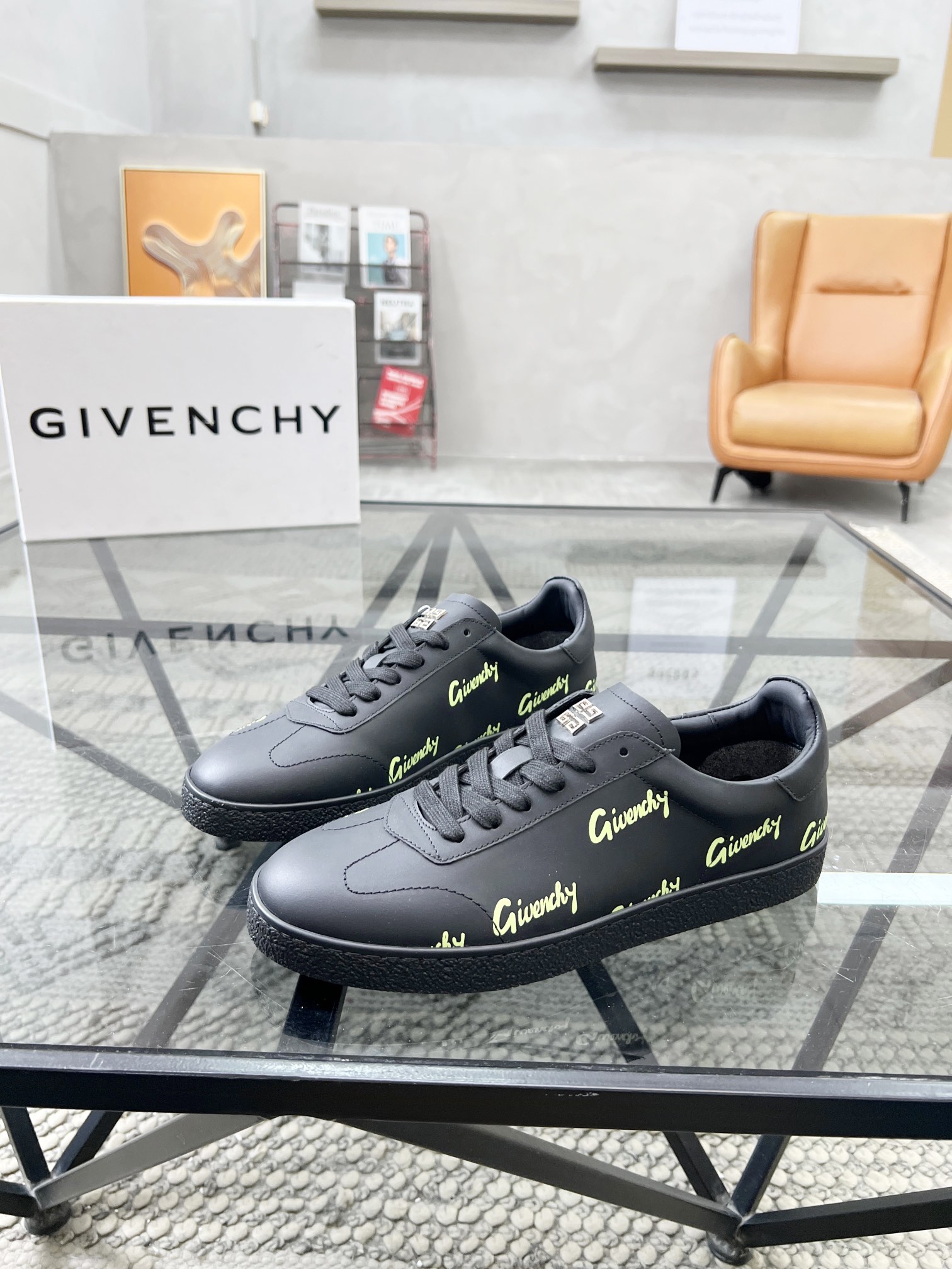 지방시 Givenchy 스니커즈