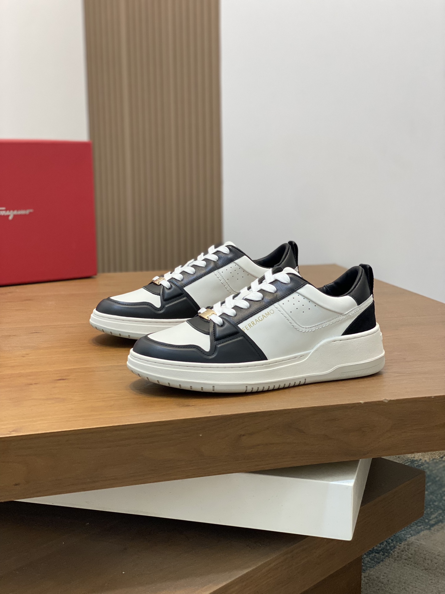 살바토레 페라가모 Salvatore Ferragamo 스니커즈