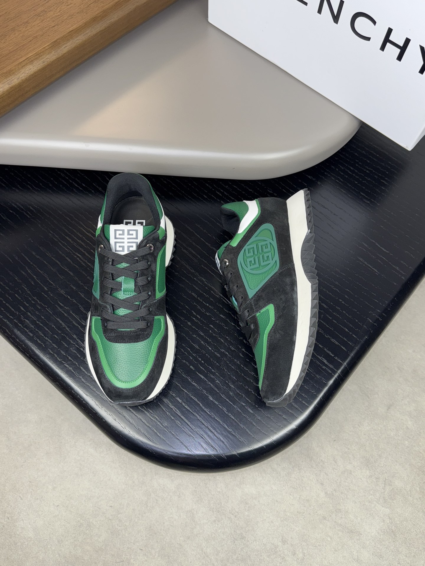 지방시 Givenchy 스니커즈