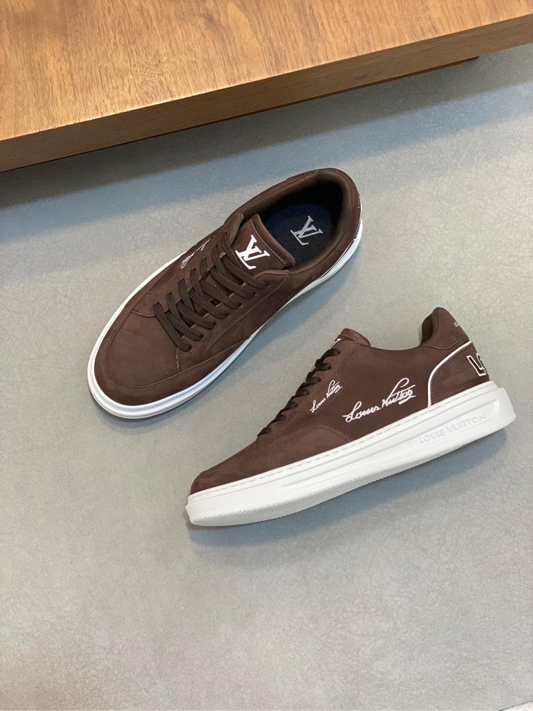 루이비통 Louis Vuitton 스니커즈