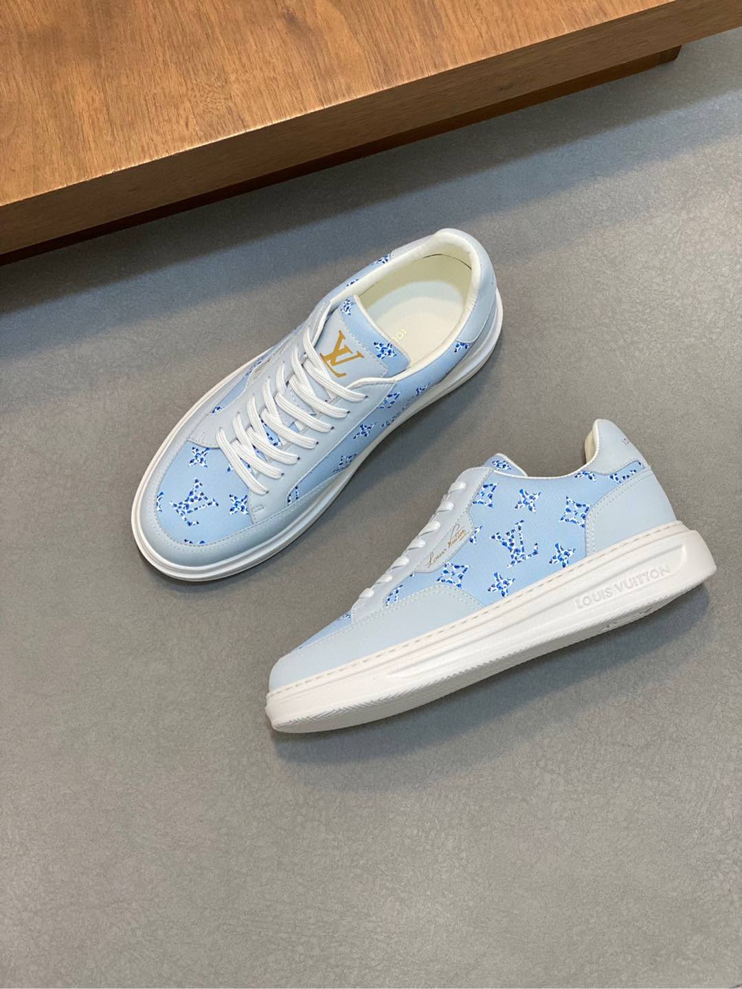 루이비통 Louis Vuitton 스니커즈