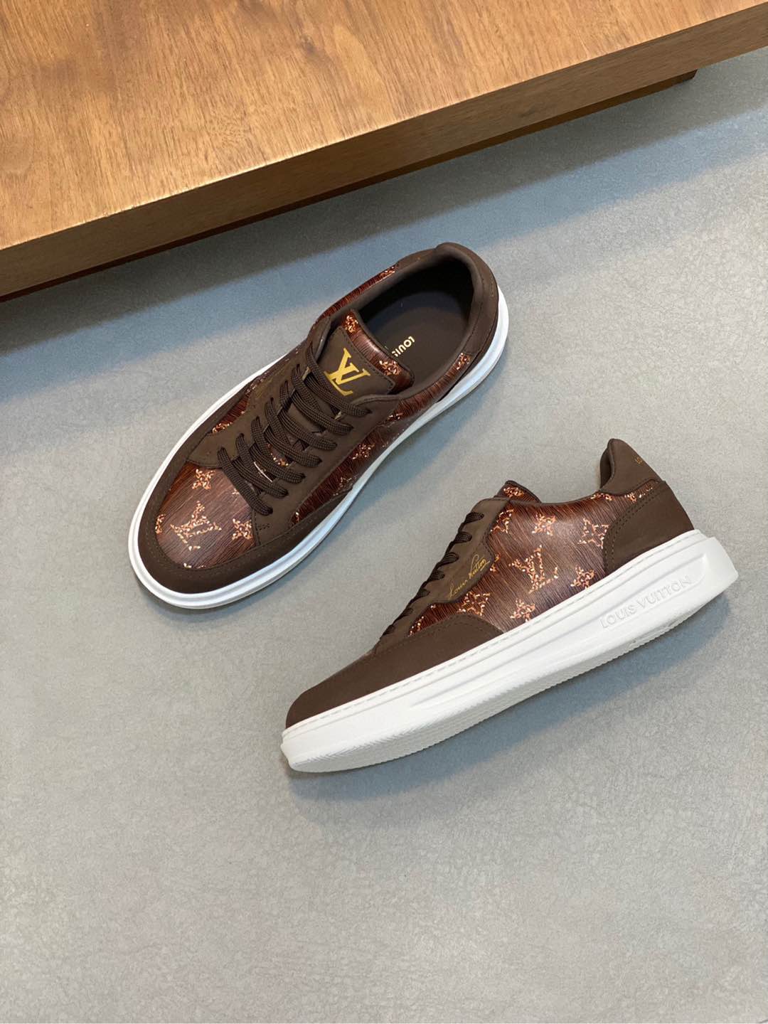 루이비통 Louis Vuitton 스니커즈