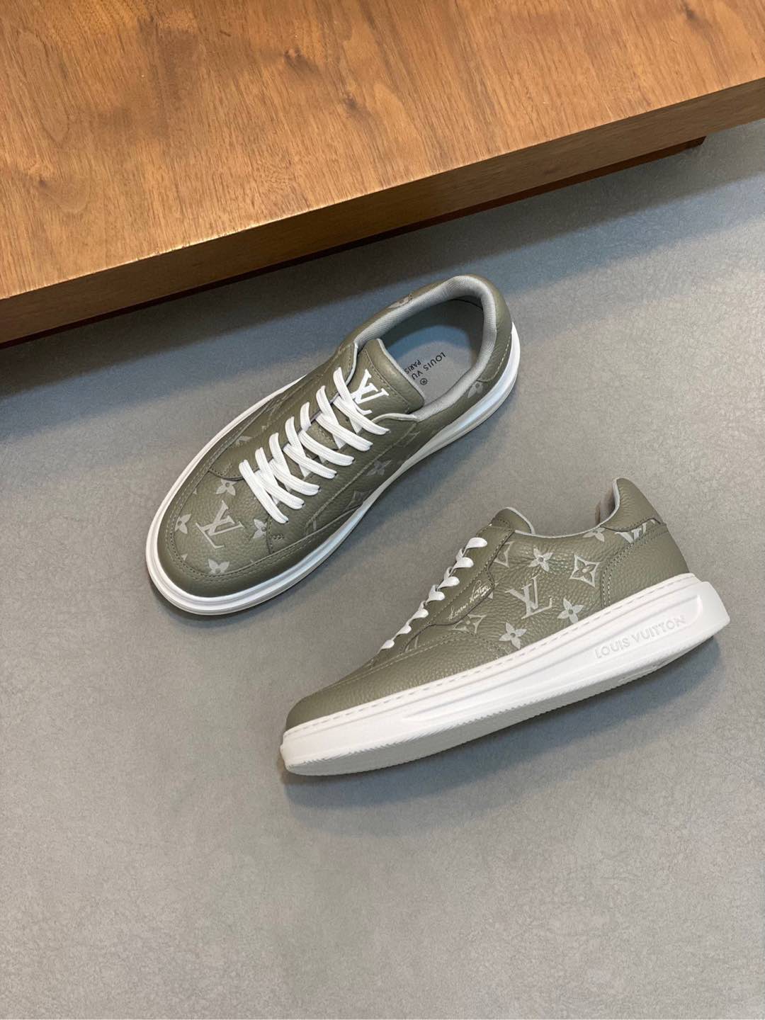 루이비통 Louis Vuitton 스니커즈