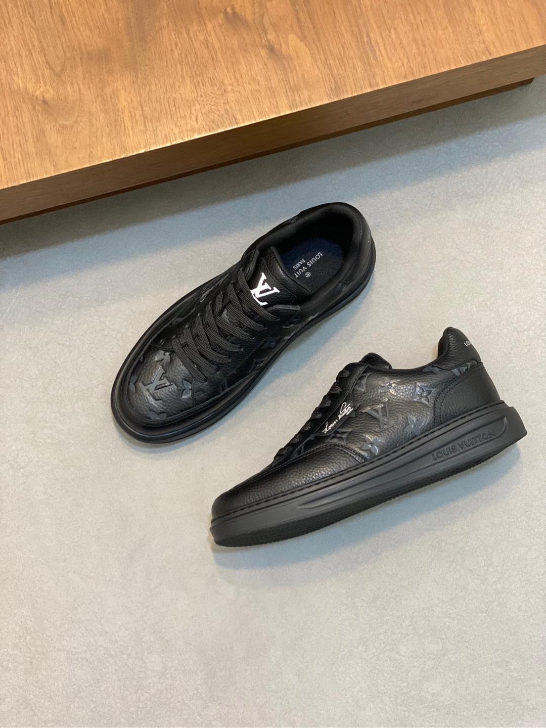 루이비통 Louis Vuitton 스니커즈