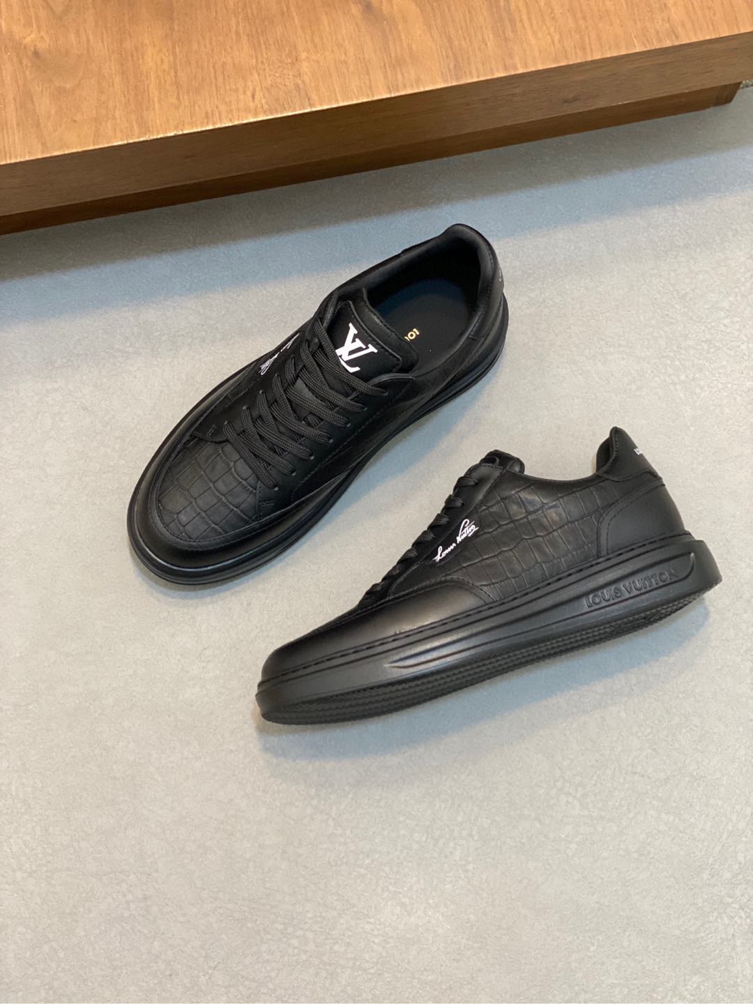 루이비통 Louis Vuitton 스니커즈