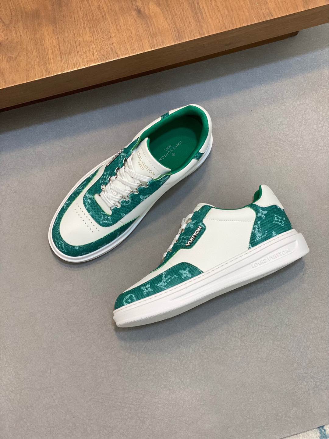 루이비통 Louis Vuitton 스니커즈