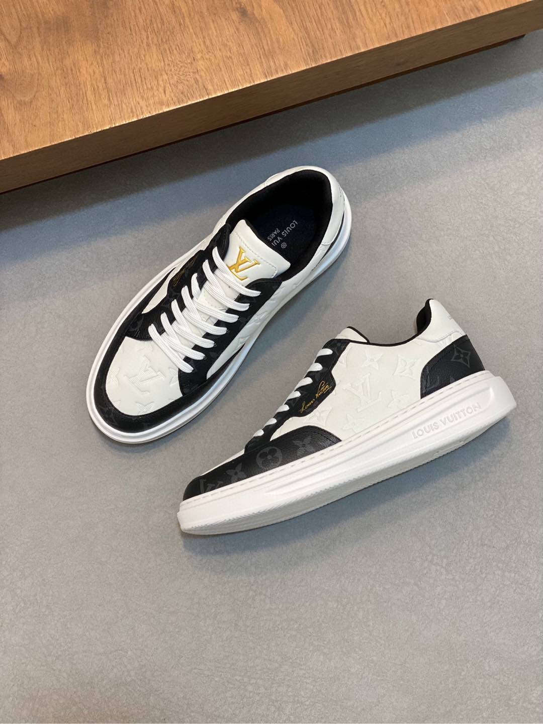 루이비통 Louis Vuitton 스니커즈