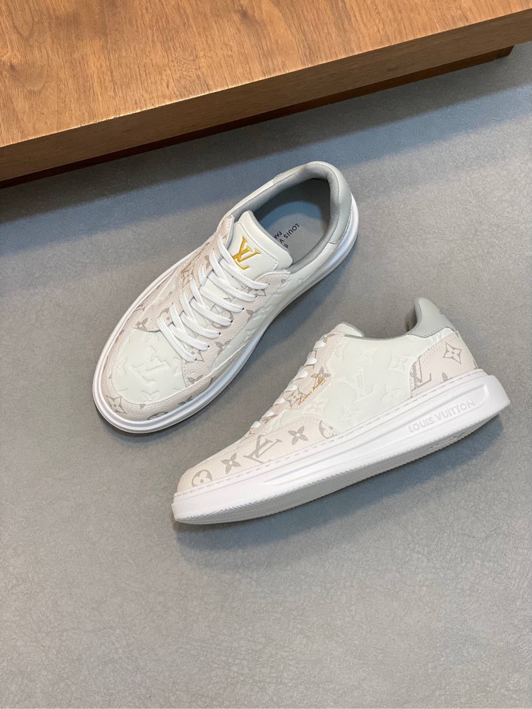 루이비통 Louis Vuitton 스니커즈