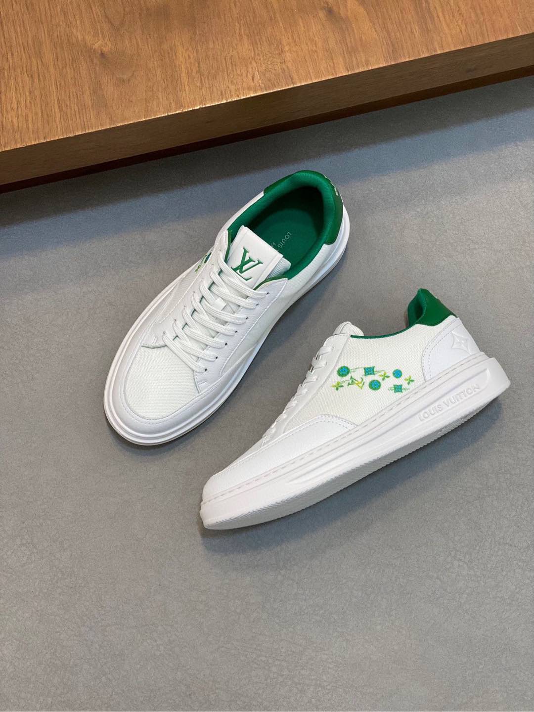 루이비통 Louis Vuitton 스니커즈
