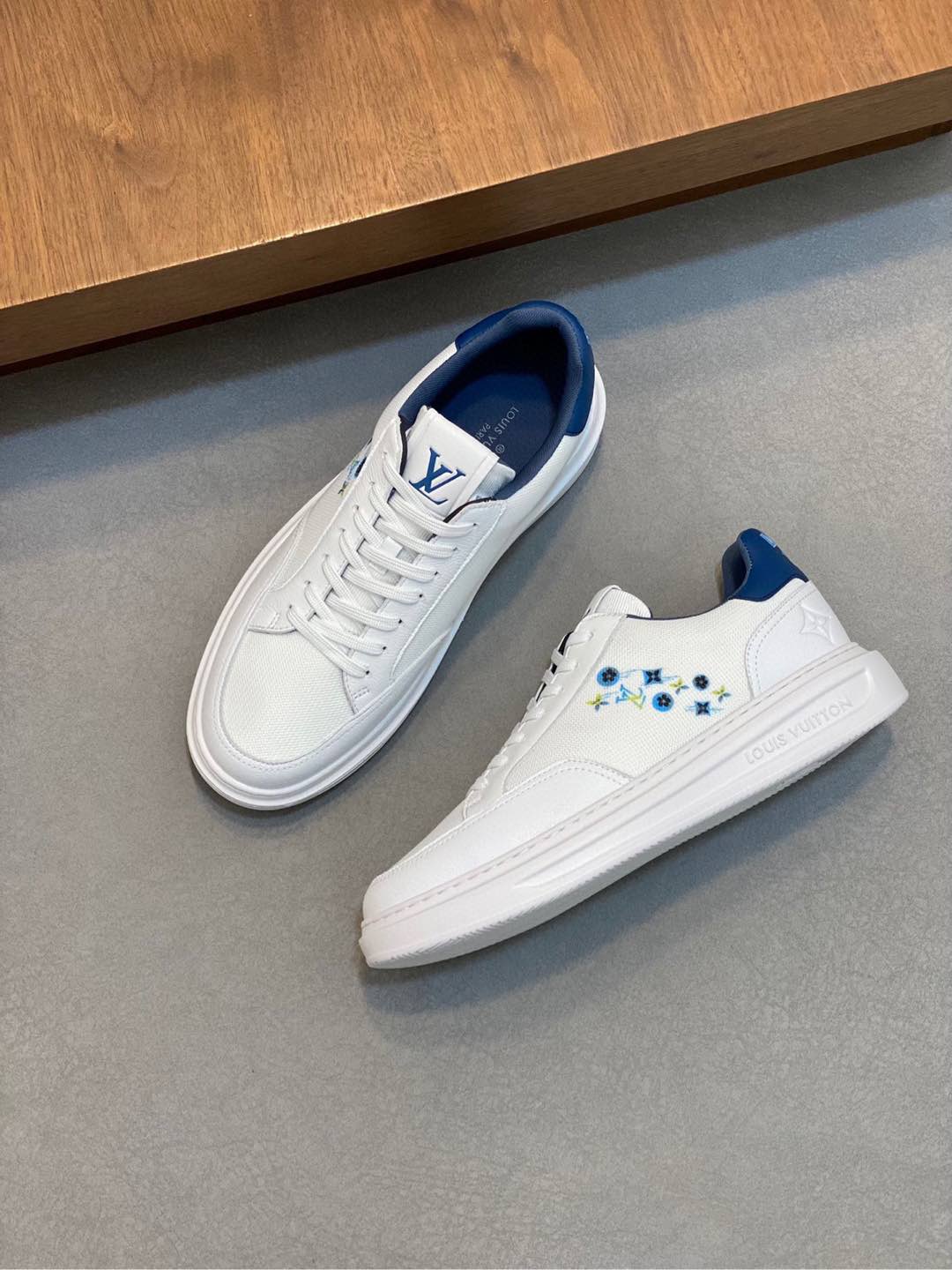 루이비통 Louis Vuitton 스니커즈