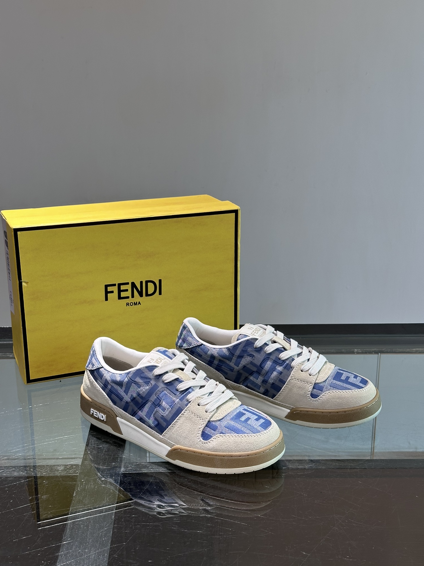 펜디 FENDI 스니커즈