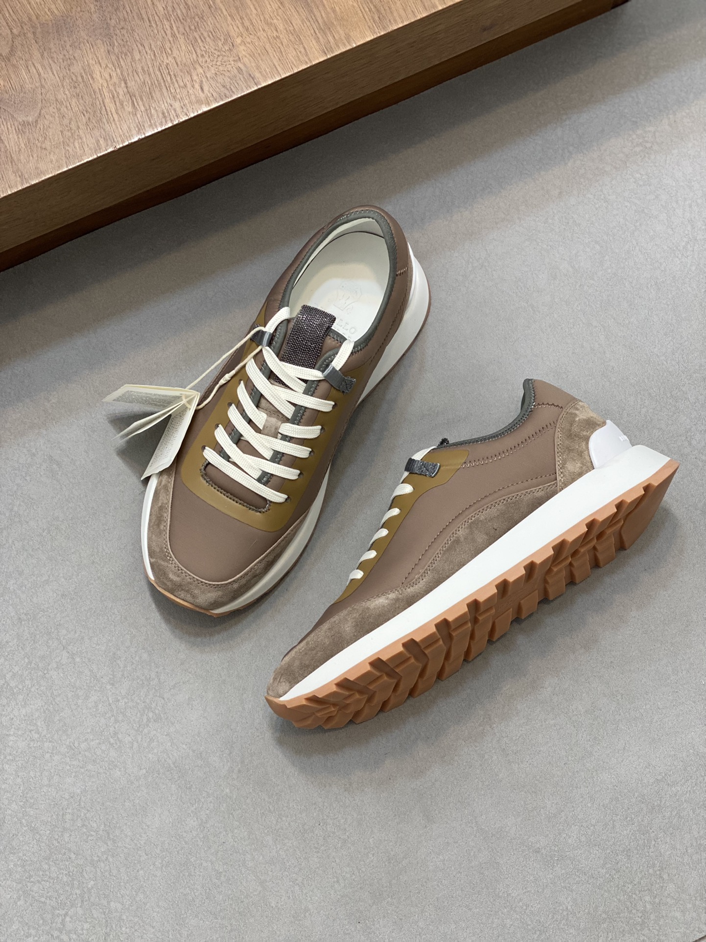 브루넬로 쿠치넬리 Brunello Cucinelli 스니커즈