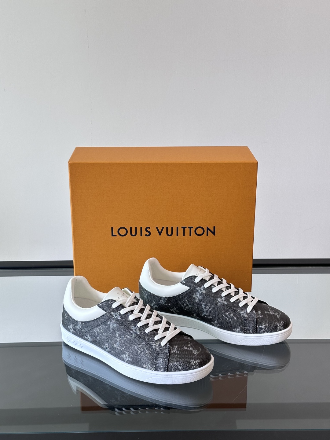 루이비통 Louis Vuitton 스니커즈