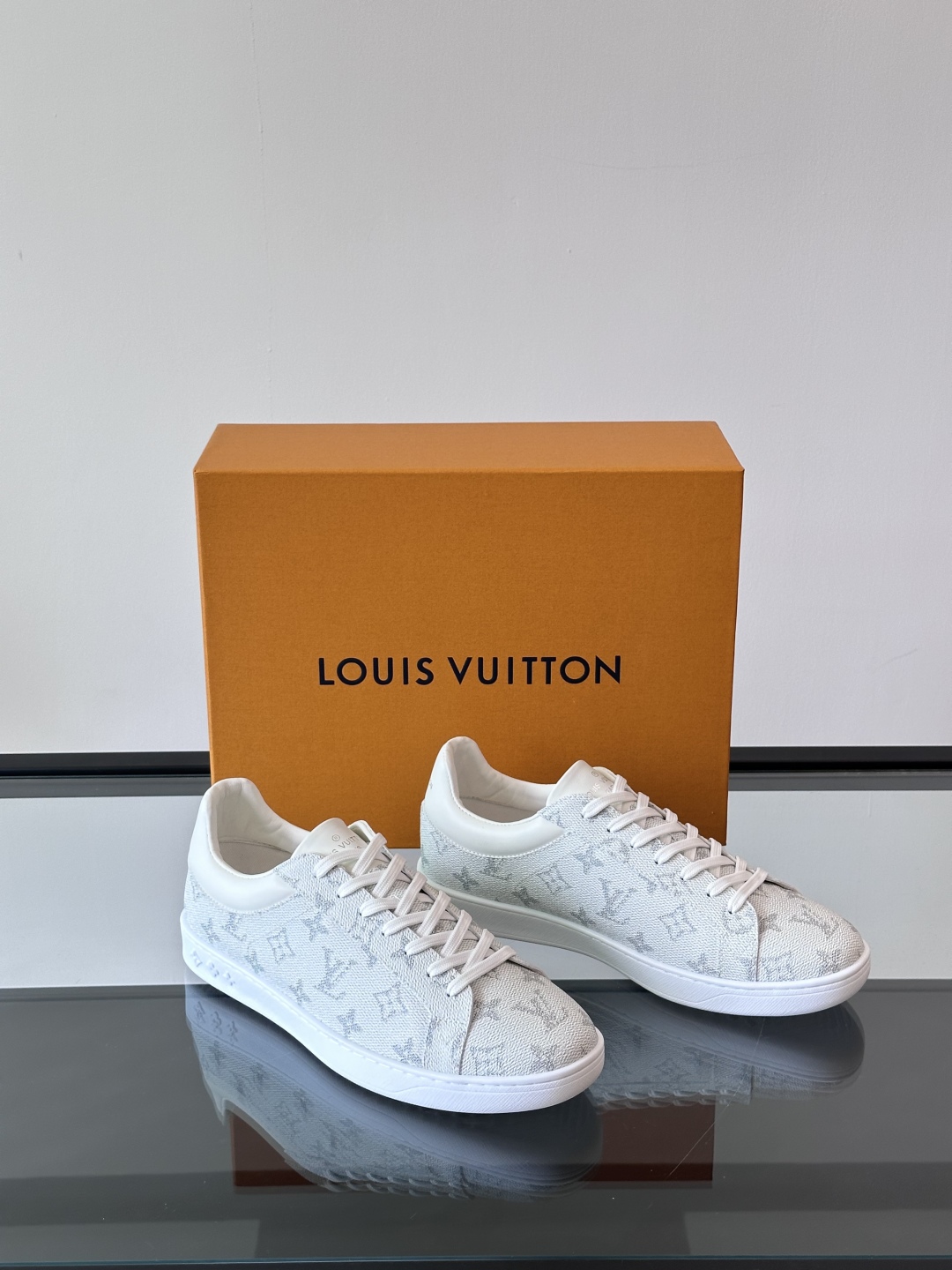 루이비통 Louis Vuitton 스니커즈