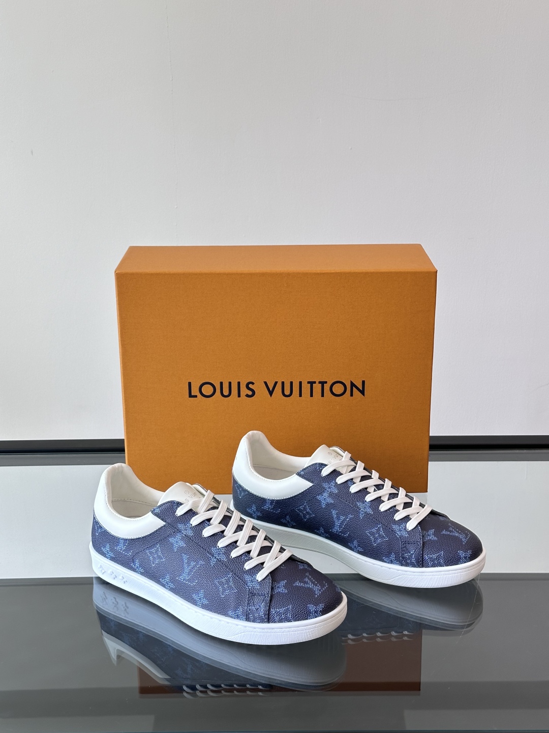 루이비통 Louis Vuitton 스니커즈