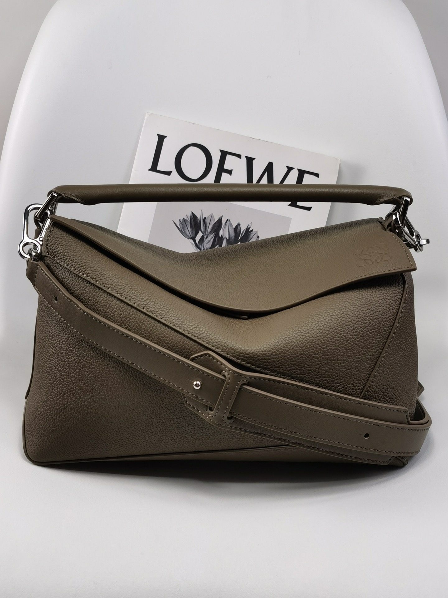 로에베 Loewe 3002b Puzzle Bag 29cm