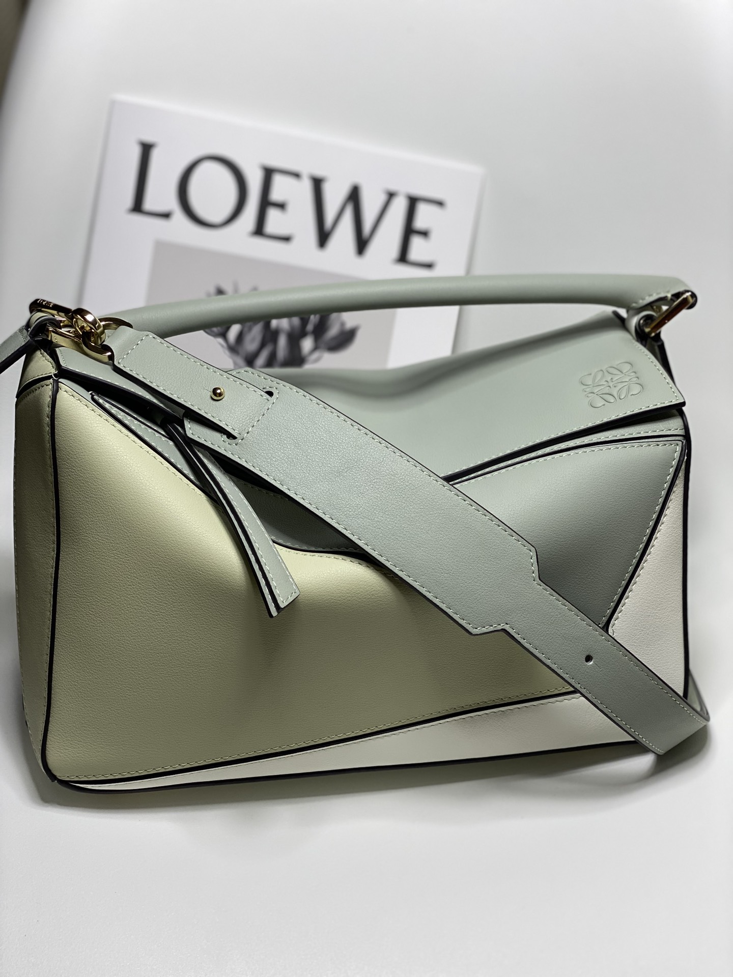 로에베 Loewe 3002 Puzzle Bag 29cm