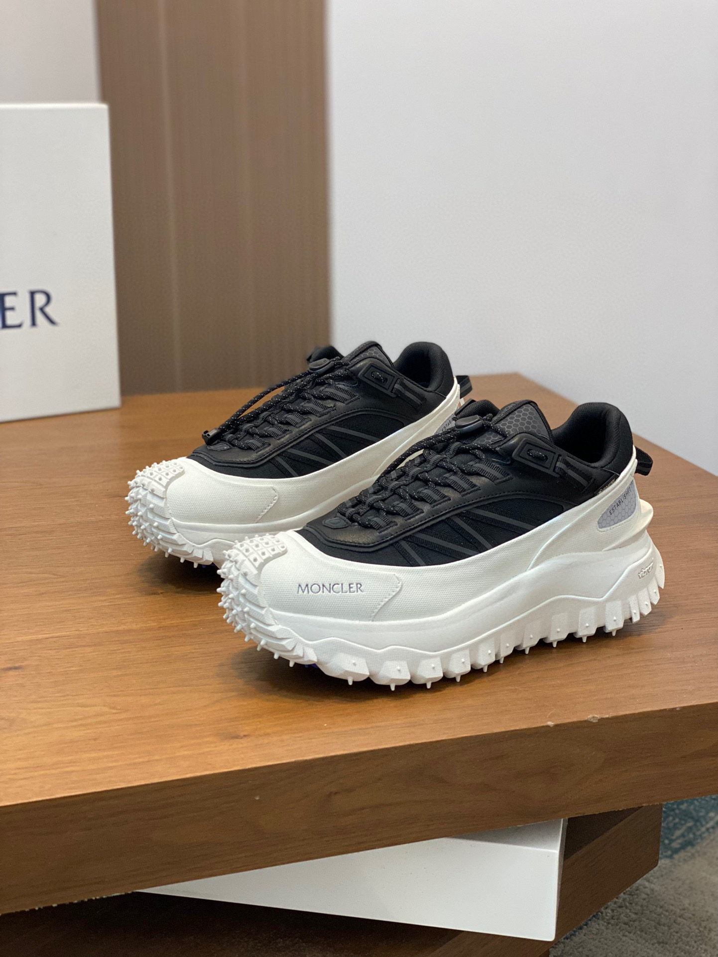 몽클레어 Moncler 스니커즈
