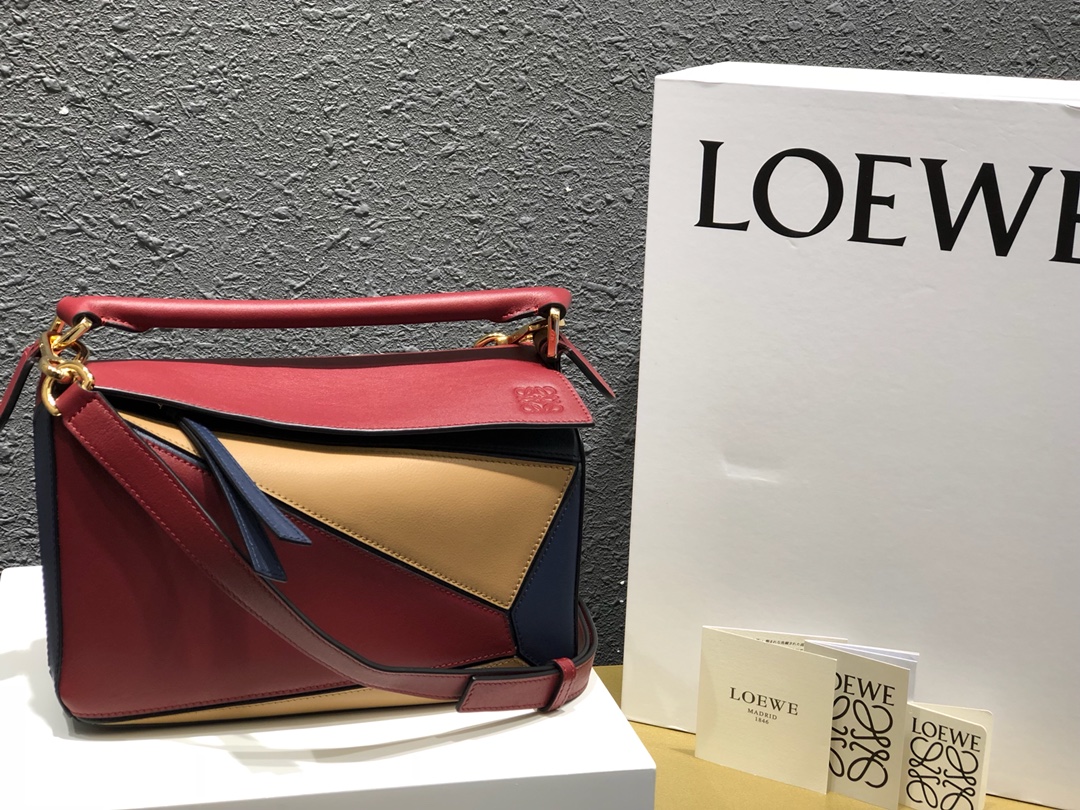 로에베 Loewe 3001 Puzzle Bag 24cm