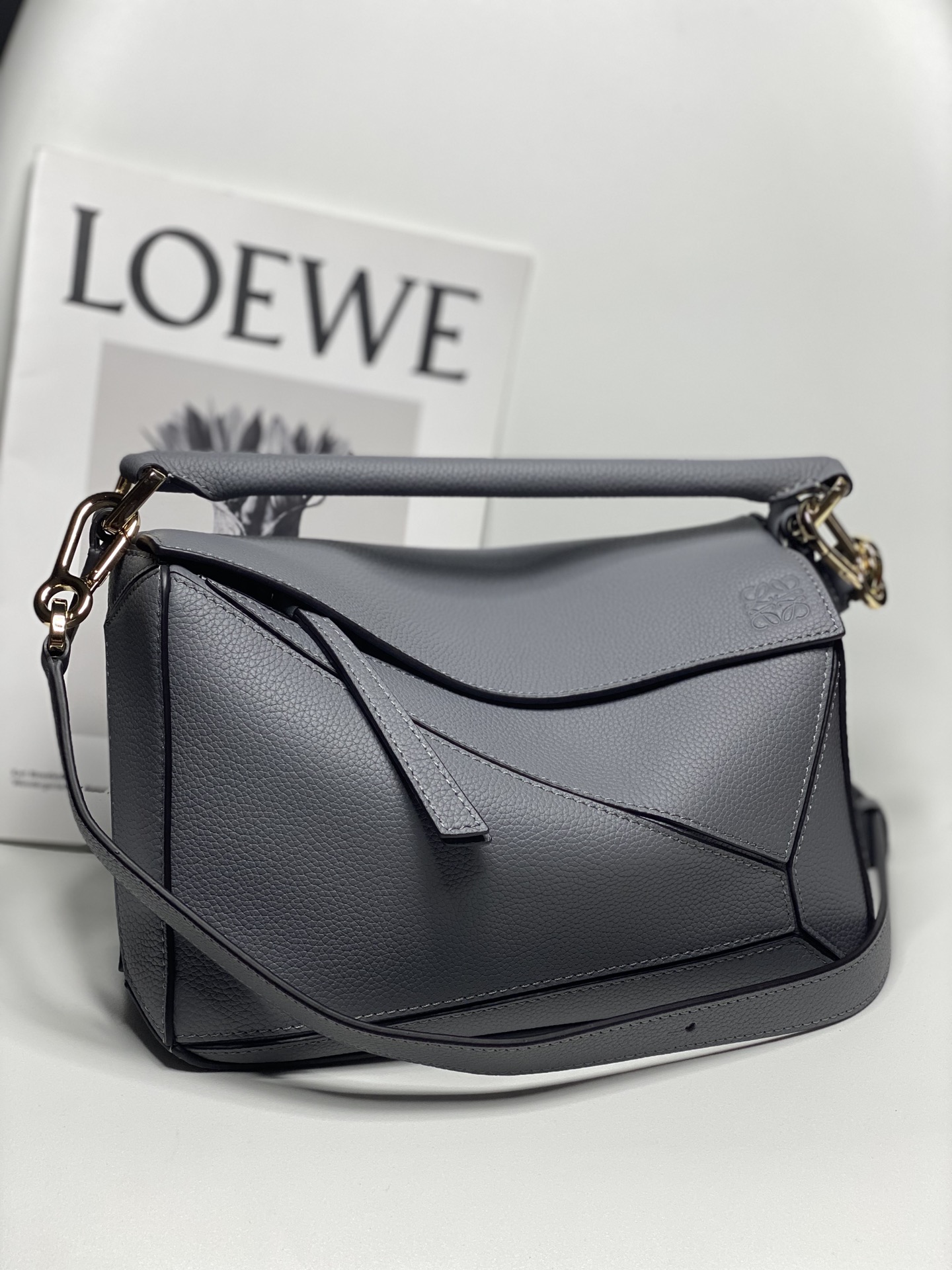 로에베 Loewe 3001 Puzzle Bag 24cm