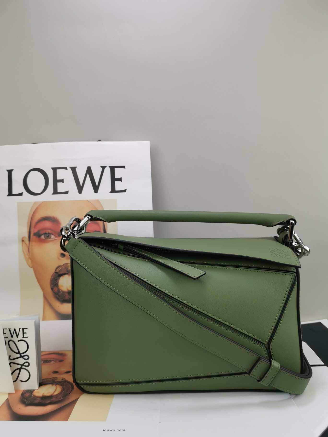 로에베 Loewe 3001 Puzzle Bag 24cm