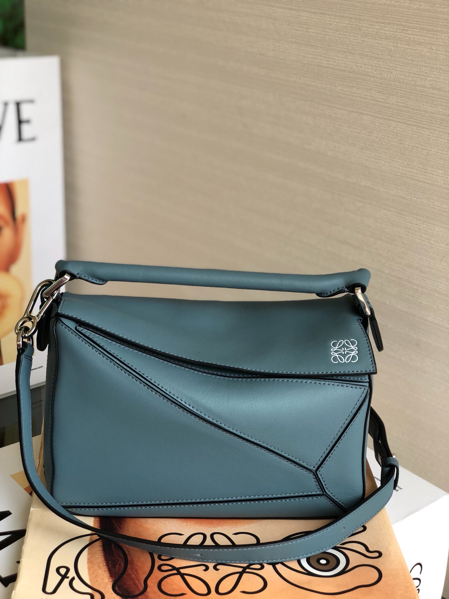 로에베 Loewe 3001 Puzzle Bag 24cm