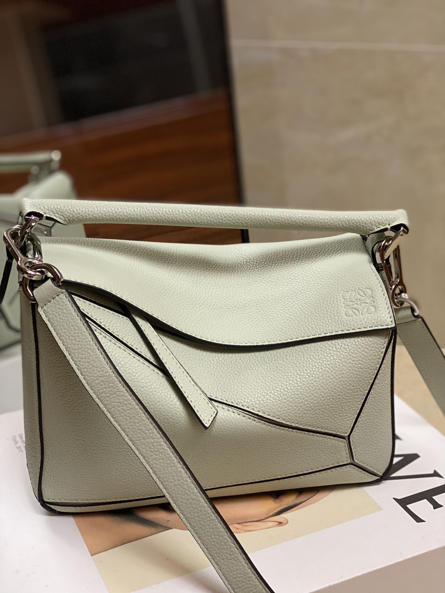 로에베 Loewe 3001 Puzzle Bag 24cm