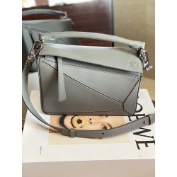 로에베 Loewe 3001 Puzzle Bag 24cm