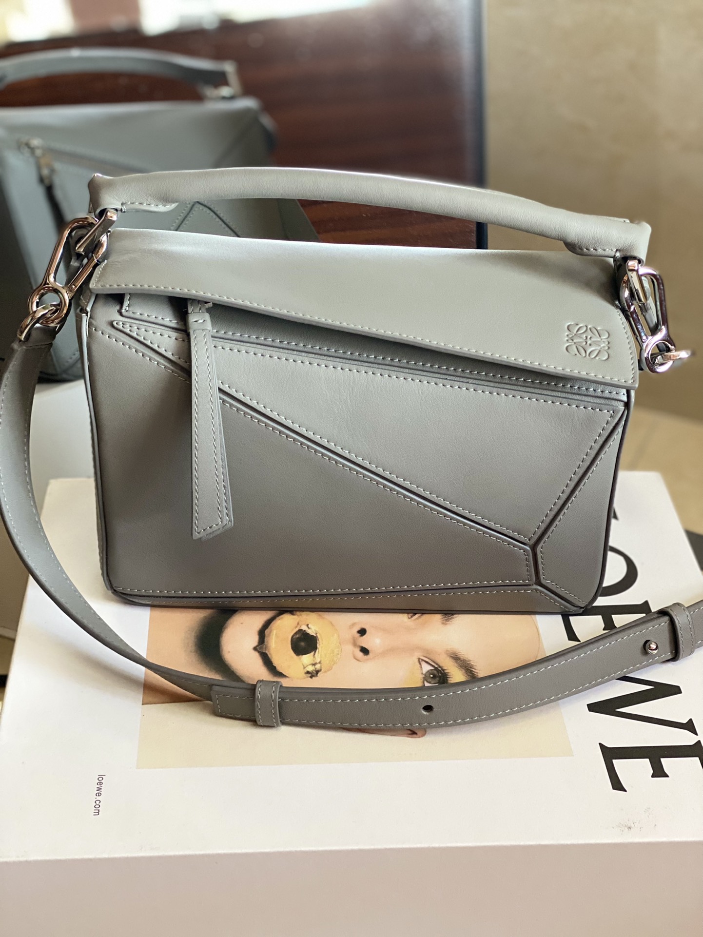 로에베 Loewe 3001 Puzzle Bag 24cm